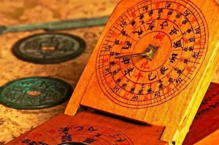 壬子癸三山 催财日为：戊辰、戊子、戊申、戊午、戊寅、戊戌，其中戊辰日为杀师日。 催丁日为：己丑、己巳、己酉、己亥、己卯。 催贵日为：乙未、乙卯、乙巳、癸丑、癸亥、癸酉，其中癸酉日犯先天不用。 丑艮寅三山 催财日为：丙午、丙子、丙寅、丙戌、丙辰、丙申，其中丙寅为杀师不用，丙戌犯先天不用。 催丁日为：丁巳、丁丑、丁酉、丁亥、丁卯、丁未，其中丁亥犯先天不用。 催贵日为：庚申、庚子、庚辰、庚午、庚寅、庚戌，其中庚戌犯先天不用。 甲卯乙三山 催财日为：庚申、庚子、庚辰、庚午、庚寅、庚戌，其中庚申为杀师日，庚寅日犯先天不用。 催丁日为：辛酉、辛未、辛亥、辛巳、辛丑、辛卯，其中辛丑犯先天不用。 催贵日为：己亥、己卯、己未、己巳、己酉、己丑，其中己丑犯先天不用。 辰巽巳三山 催财日为：辛酉、辛巳、辛丑、辛未、辛卯、辛亥，其中辛未日犯先天不用，辛酉日杀师不用。 催丁日为：庚申、庚子、庚辰、庚午、庚寅、庚戌，其中庚申日犯先天不用。 催贵日为：丁巳、丁丑、丁酉、丁亥、丁卯、丁未，其中丁未犯先天不用。 丙午丁三山 催财日为：己丑、己巳、己酉、己亥、己卯，其中己亥日为杀师不用，己卯日犯先天不用。 催丁日为：戊辰、戊子、戊申、戊午、戊寅、戊戌。 催贵日为：壬午、壬申、壬戌、甲寅、甲辰、甲子。 未坤申三山 催财日为：乙卯、乙未、乙巳、癸亥、癸酉、癸丑，其中乙卯日为杀师日。 催丁日为：壬午、壬申、壬戌、甲寅、甲辰、甲子，其中甲子日犯先天不用。 催贵日为：辛酉、辛巳、辛丑、辛未、辛卯、辛亥。 庚酉辛三山 催财日为：丁巳、丁丑、丁酉、丁亥、丁卯、丁未，其中丁巳为杀师不用。 催丁日为：丙午、丙子、丙寅、丙戌、丙辰、丙申，其中丙辰犯先天不用。 催贵日为：戊辰、戊子、戊申、戊午、戊寅、戊戌，其中戊辰为犯先天不用。 戌乾亥三山 催财日为：壬午、壬申、壬戌、甲寅、甲辰、甲子，其中壬午为杀师不用。 催丁日为：乙卯、乙未、乙巳、癸亥、癸酉、癸丑。 催贵日为：丙午、丙子、丙寅、丙戌、丙辰、丙申，其中丙午犯先天不用。