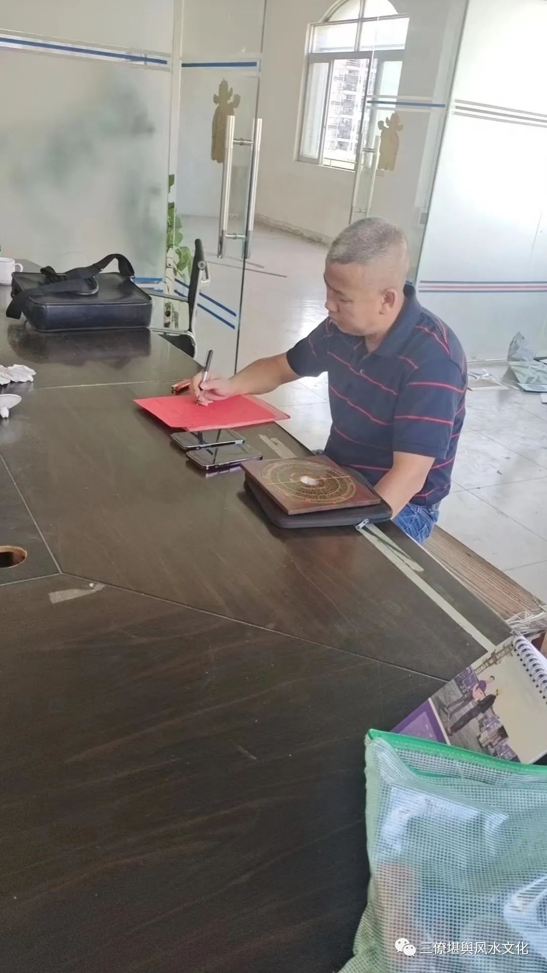 三僚曾真君在佛山帮福主分析研究风水布置